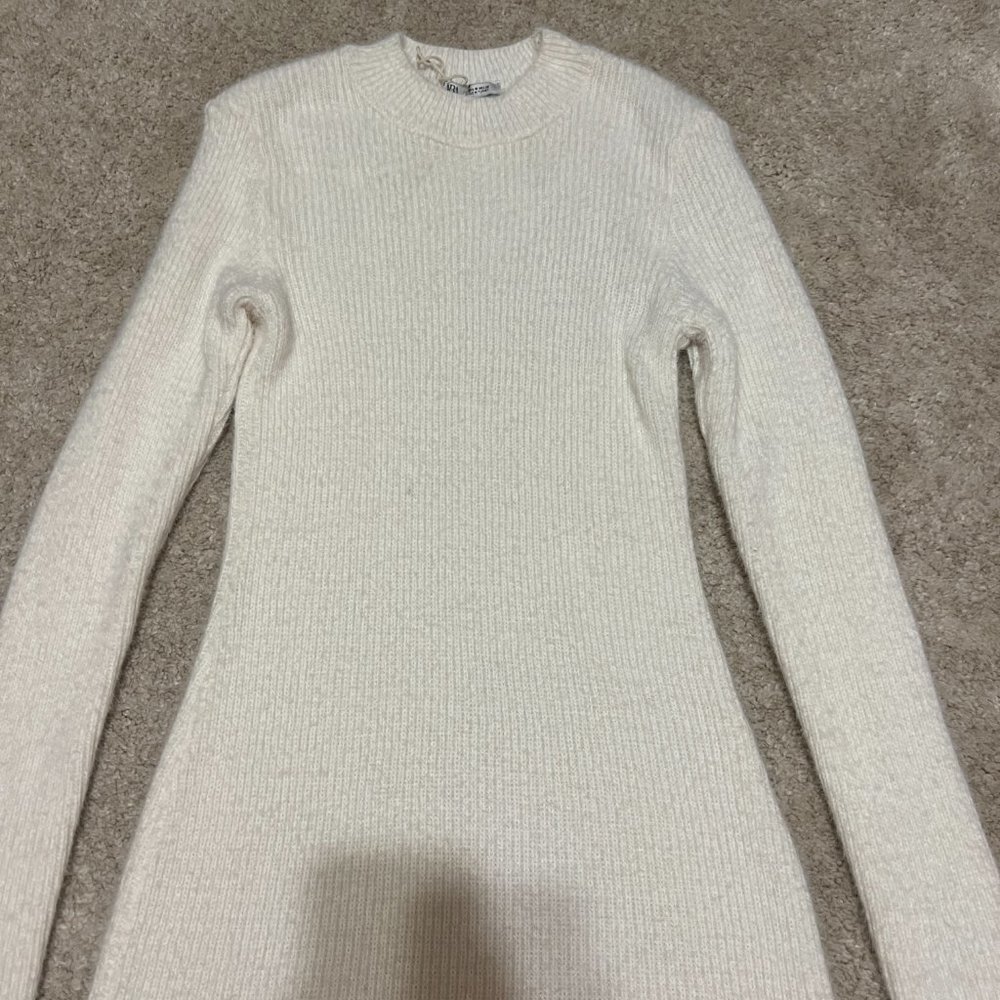 Zara Sweater Dress Size Medium White Knit Long Sleeve Crew Neck Fuzzy Soft - Picture 3 of 12